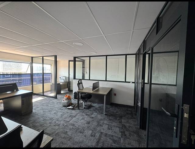 112M² WAREHOUSE TO LET IN CHLOORKOP
